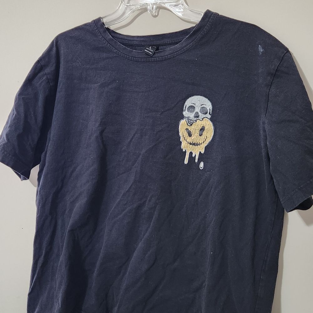 ROMWE Black Tee with Skull Graphic